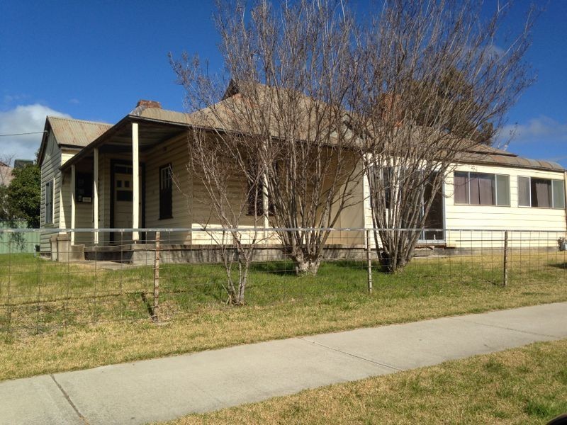 19 Wombat Street, Young NSW 2594