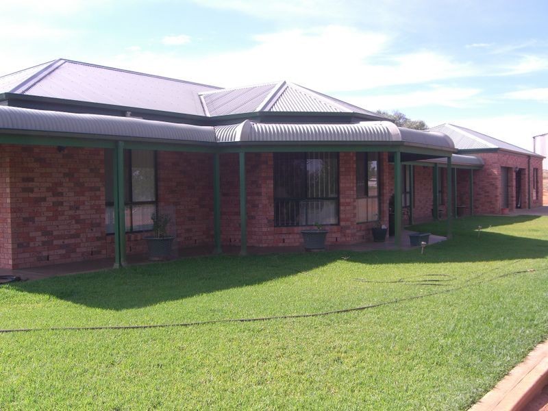 1798 Boorowa Rd, Young NSW 2594