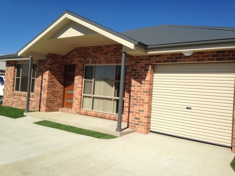 22 b Thorhill Street, Young NSW 2594