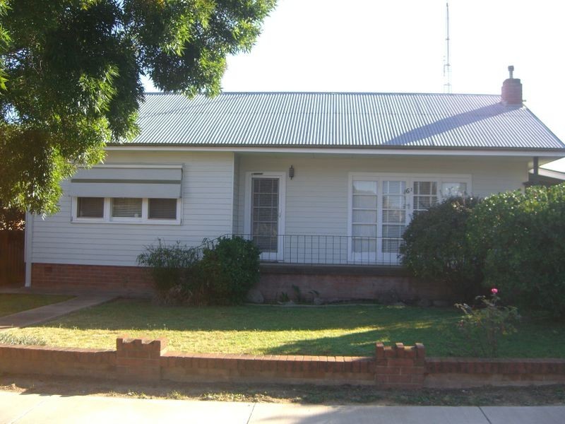 61 William Street, Young NSW 2594