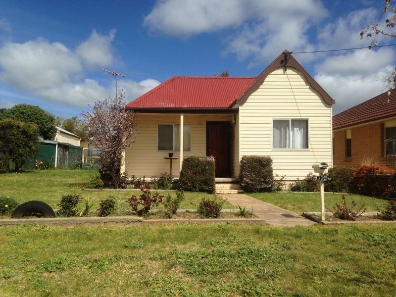22 Spring Street, Young NSW 2594