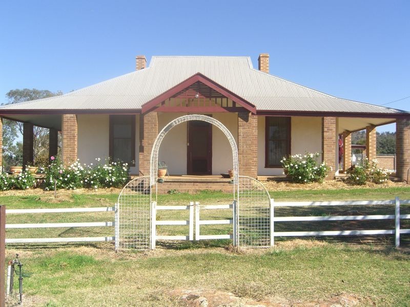 2700 Tubbul Rd, Young NSW 2594