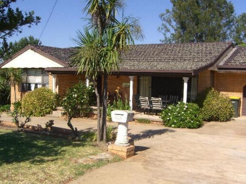 60 Fontenoy Street, Young NSW 2594