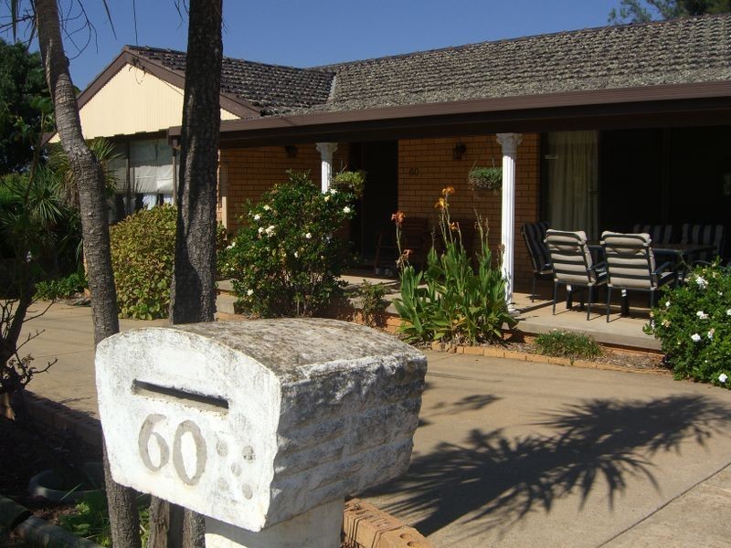 60 Fontenoy Street, Young NSW 2594