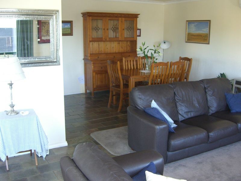 33 Cowper Street, Young NSW 2594