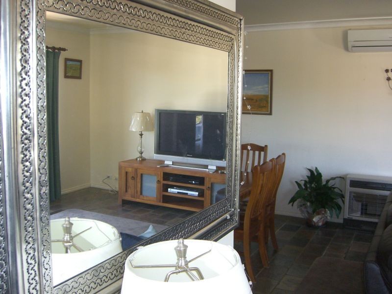 33 Cowper Street, Young NSW 2594