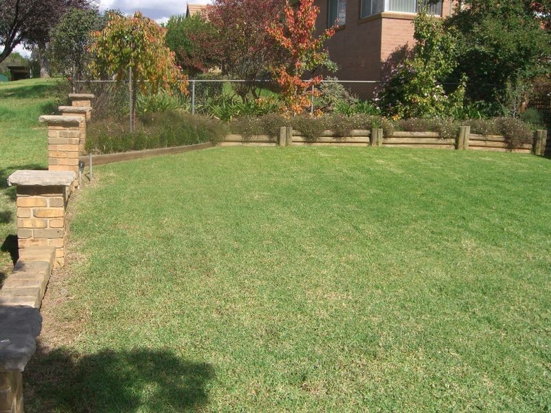 33 Cowper Street, Young NSW 2594