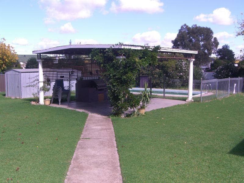 6 Edward, Young NSW 2594