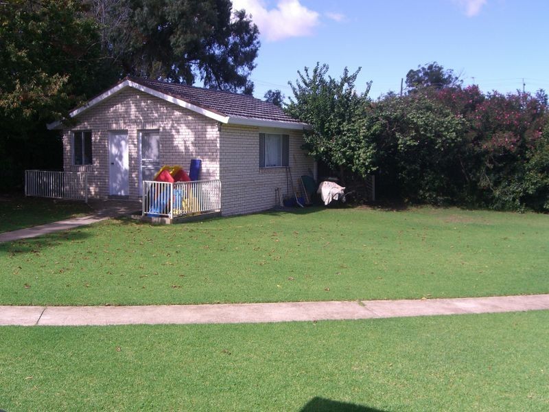 6 Edward, Young NSW 2594