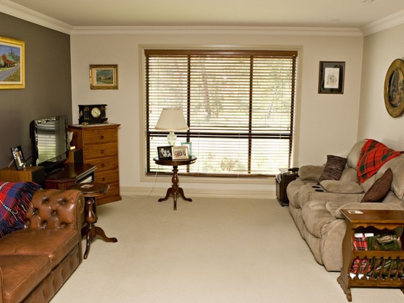 97a Binalong Street, Young NSW 2594