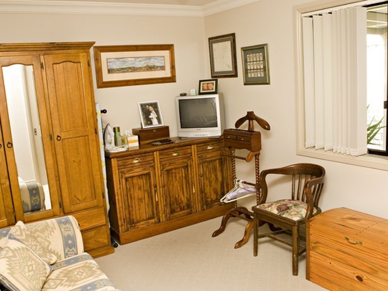 97a Binalong Street, Young NSW 2594