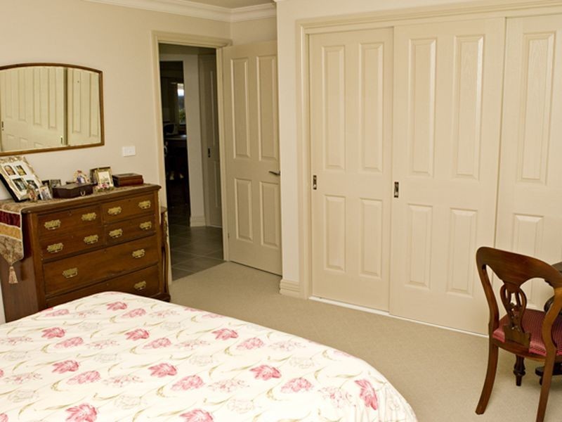 97a Binalong Street, Young NSW 2594