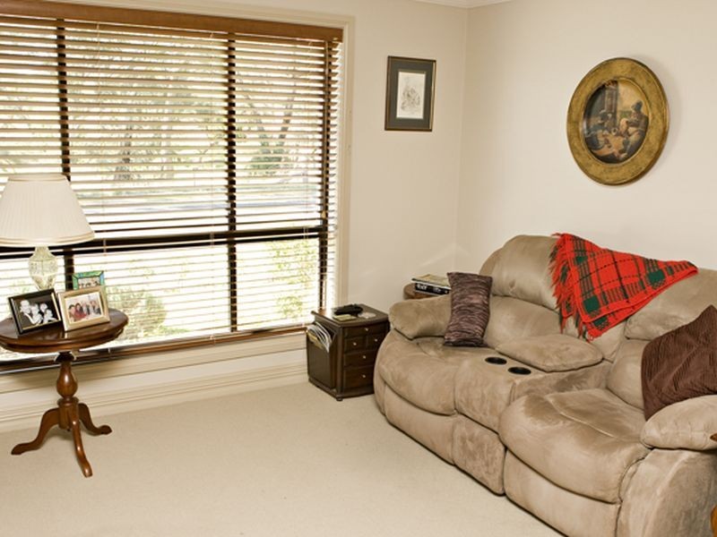 97a Binalong Street, Young NSW 2594