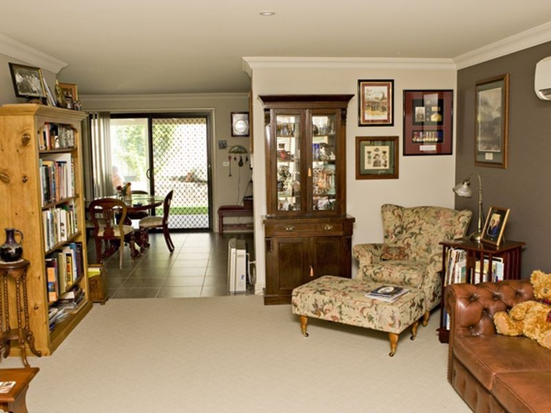 97a Binalong Street, Young NSW 2594