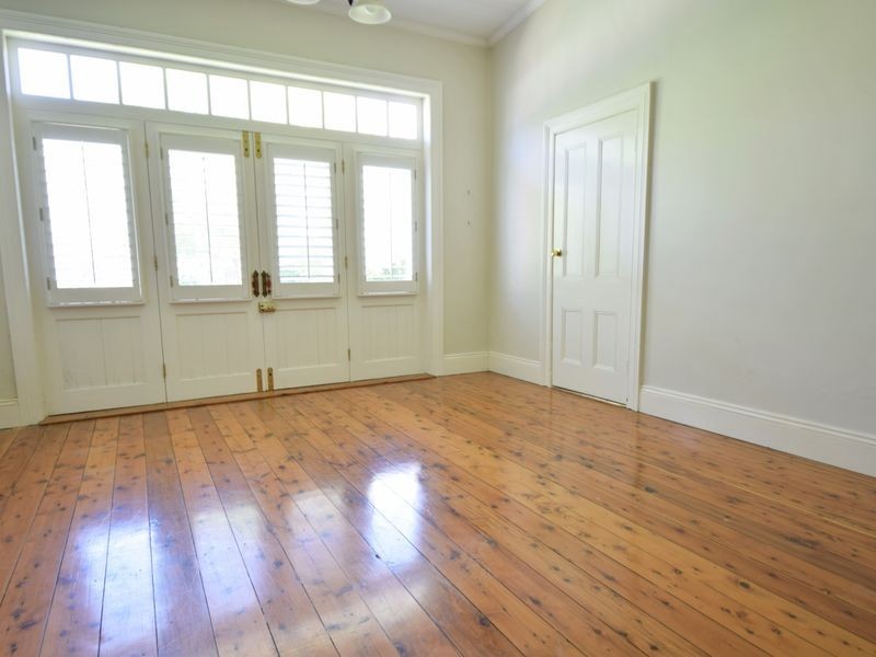 25 Wombat Street, Young NSW 2594