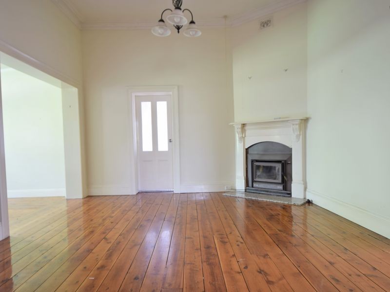25 Wombat Street, Young NSW 2594