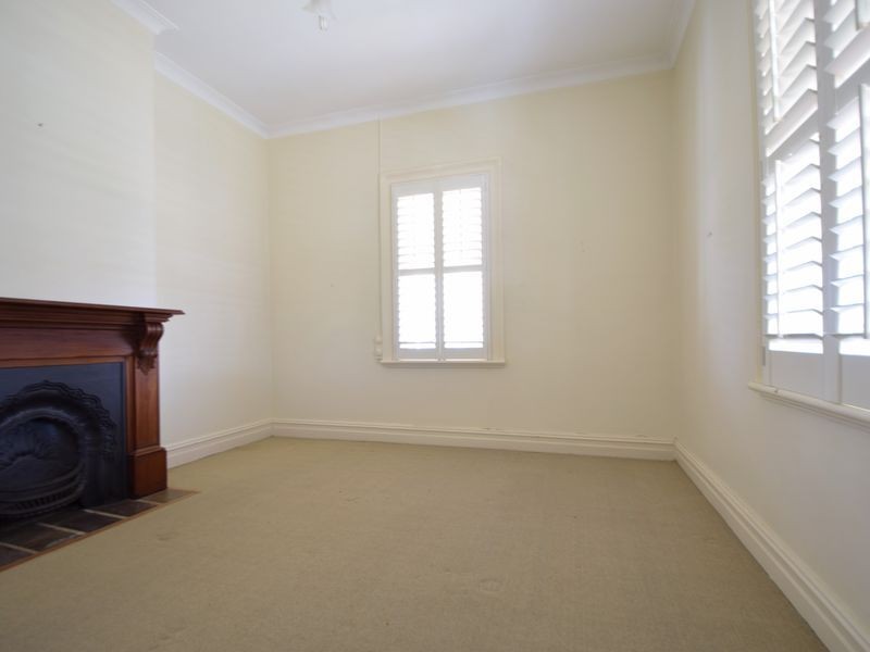 25 Wombat Street, Young NSW 2594