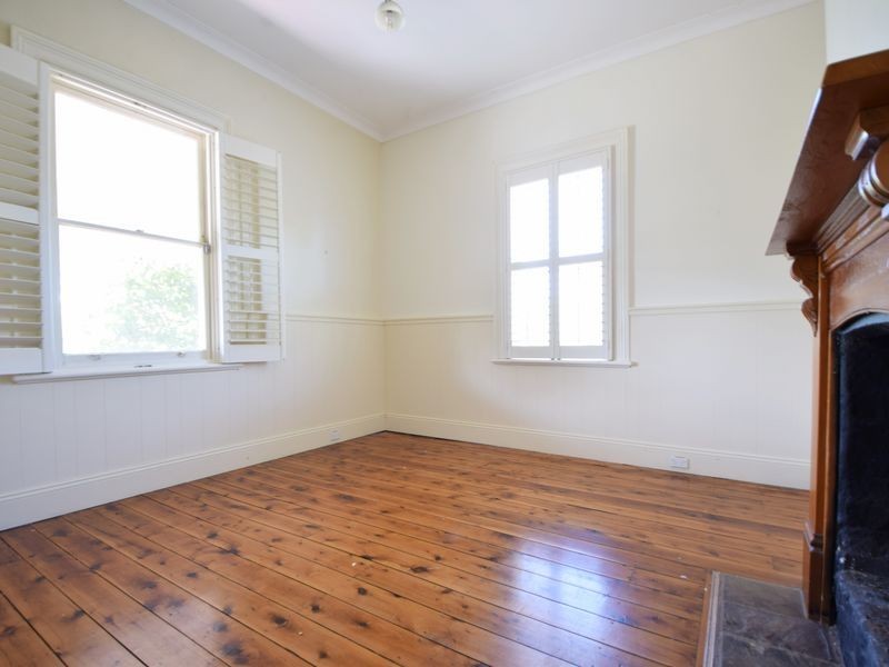 25 Wombat Street, Young NSW 2594