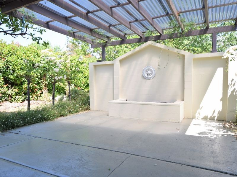 25 Wombat Street, Young NSW 2594