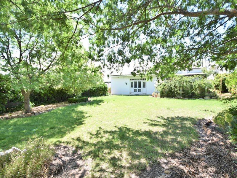 25 Wombat Street, Young NSW 2594