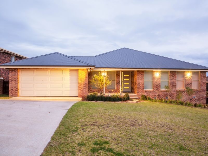 109 Fontenoy Street, Young NSW 2594