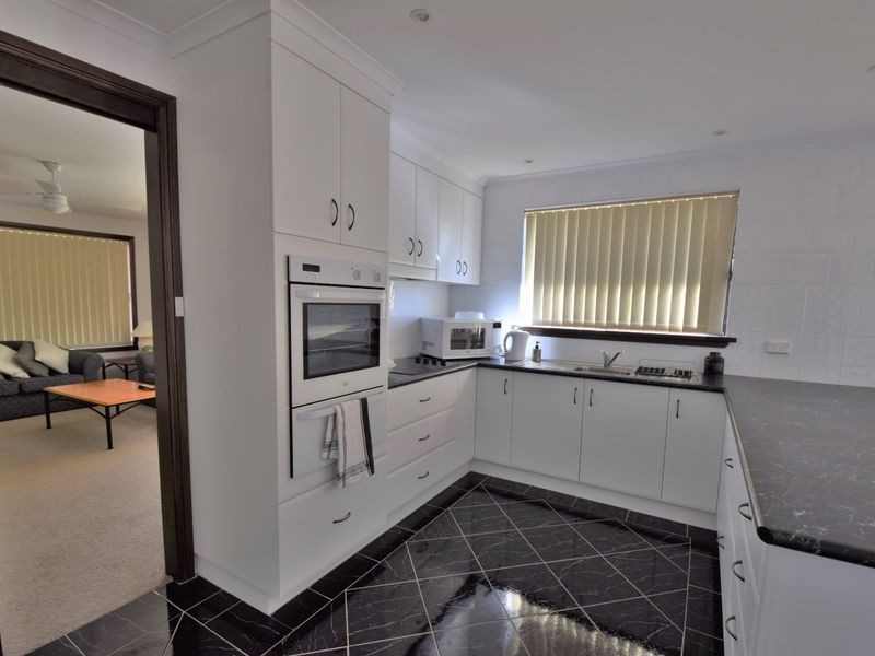 10a Hayden Place, Young NSW 2594