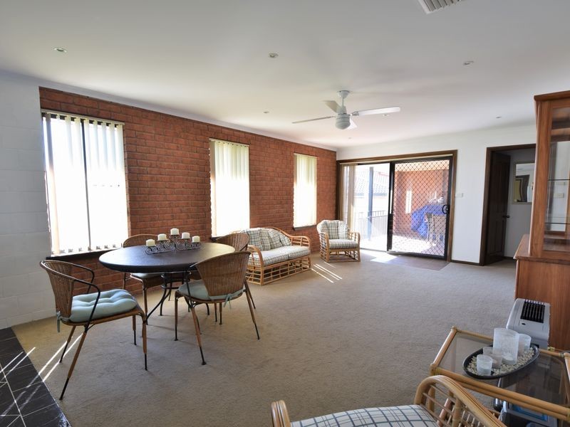 10a Hayden Place, Young NSW 2594