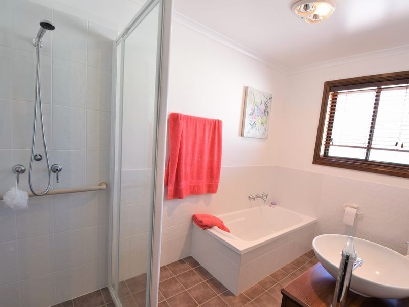 10a Hayden Place, Young NSW 2594