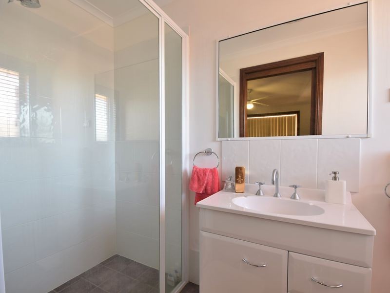 10a Hayden Place, Young NSW 2594