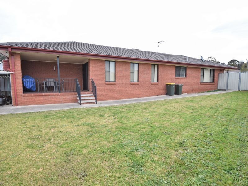 10a Hayden Place, Young NSW 2594