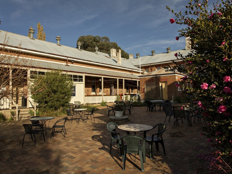 Kettle and Grain/2 Campbell Street, Young NSW 2594