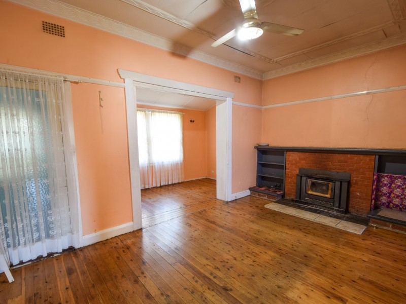 24 Elizabeth Street, Young NSW 2594