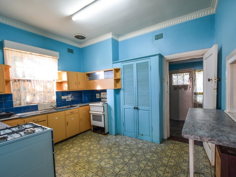 24 Elizabeth Street, Young NSW 2594