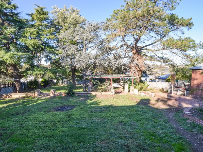 24 Elizabeth Street, Young NSW 2594