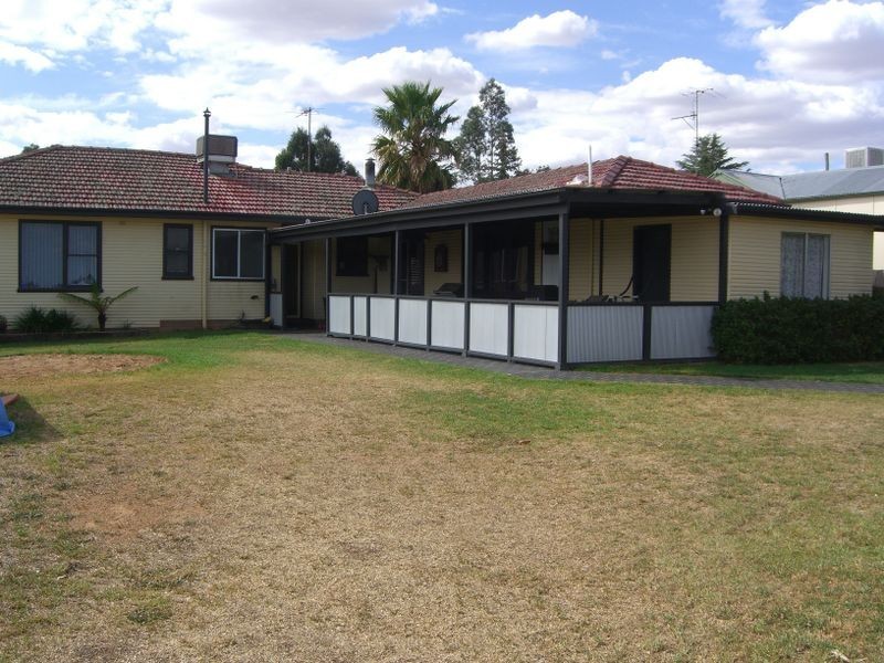 8 Nasmyth Street, Young NSW 2594