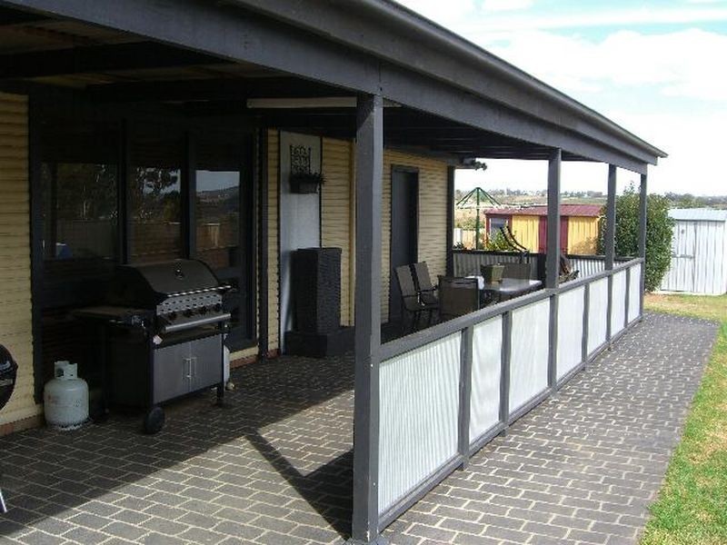 8 Nasmyth Street, Young NSW 2594