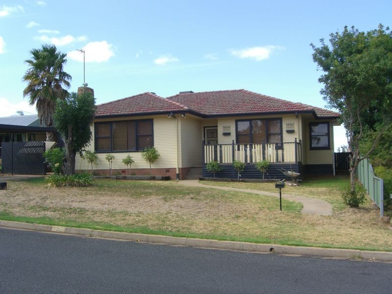 8 Nasmyth Street, Young NSW 2594