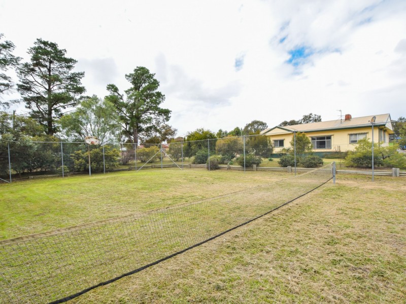 38 Chums Lane, Young NSW 2594