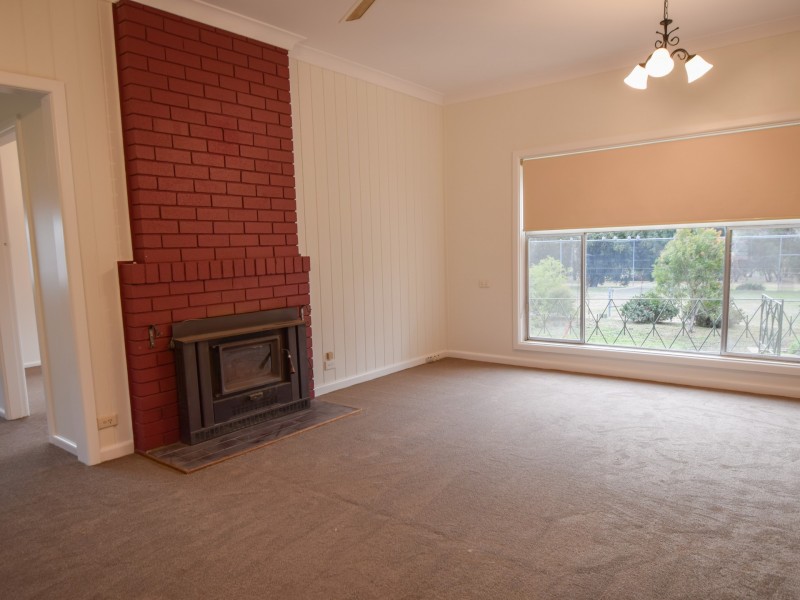 38 Chums Lane, Young NSW 2594