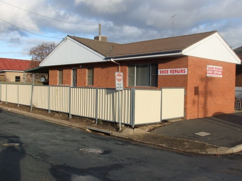 36 Lynch Street, Young NSW 2594