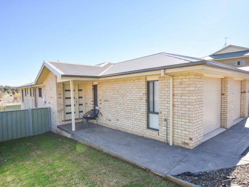 55b Templemore Street, Young NSW 2594