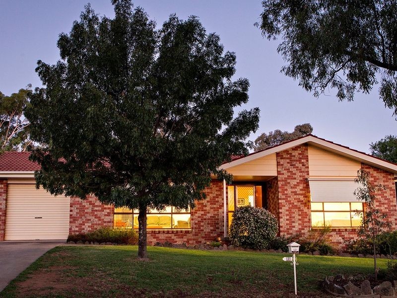 31 McNarry Place, Young NSW 2594