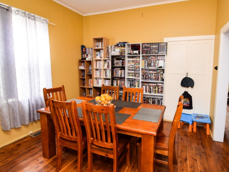 74 Thornhill Street, Young NSW 2594