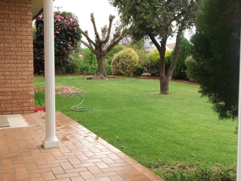 70 Fontenoy Street, Young NSW 2594