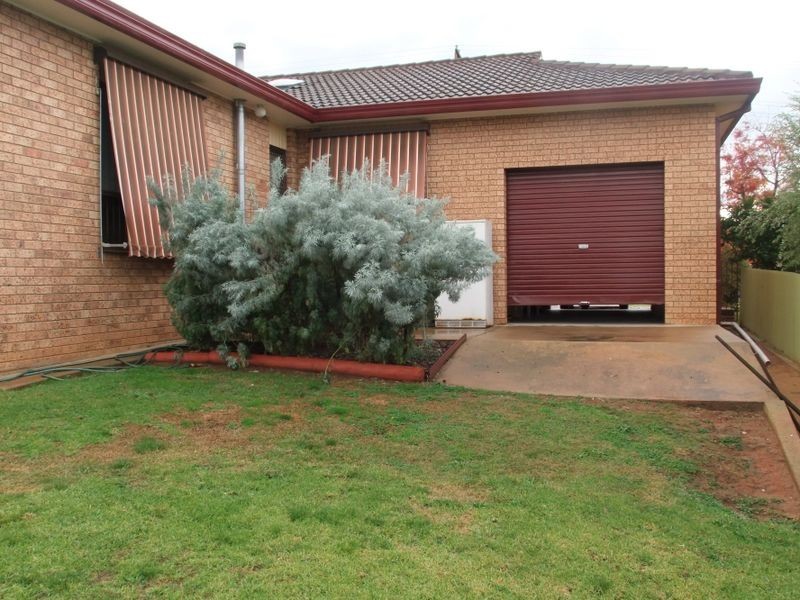 70 Fontenoy Street, Young NSW 2594