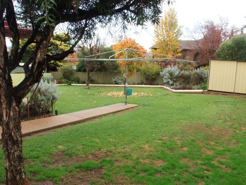 70 Fontenoy Street, Young NSW 2594