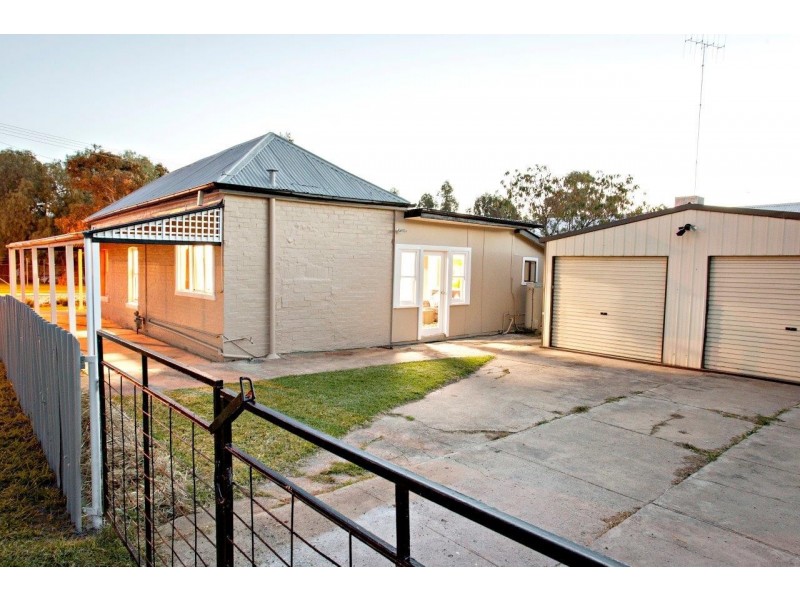 67 William Street, Young NSW 2594