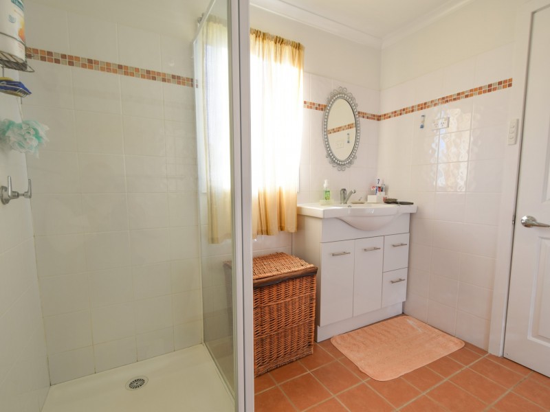 72 Lachlan Street, Young NSW 2594