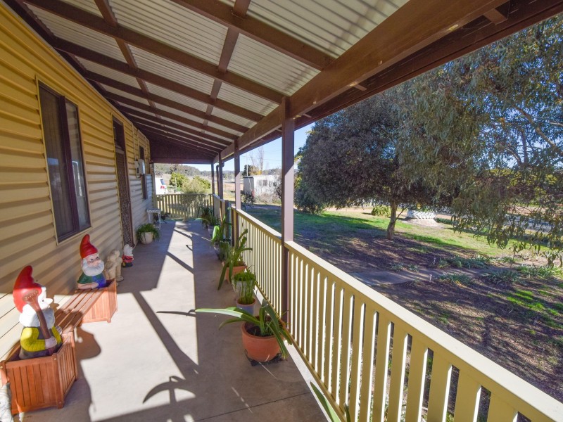 72 Lachlan Street, Young NSW 2594