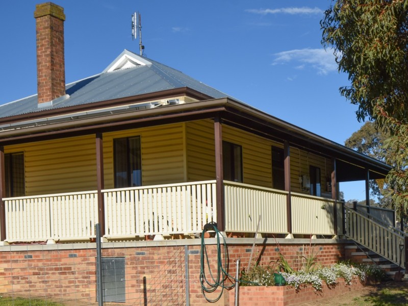 72 Lachlan Street, Young NSW 2594